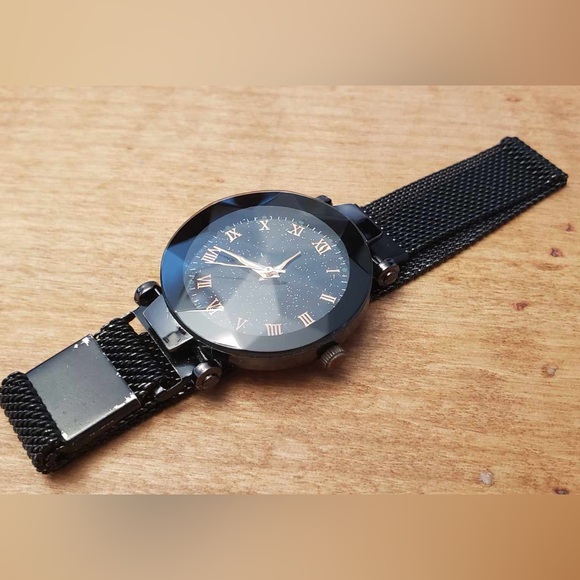 Women’s black sparkly watch - Picture 5 of 6